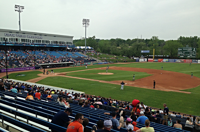 17868054440_ef8102ce04_z