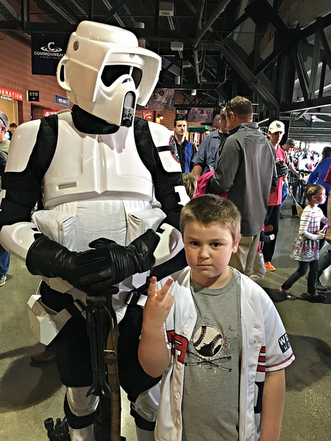 27066624992_978af23319_z